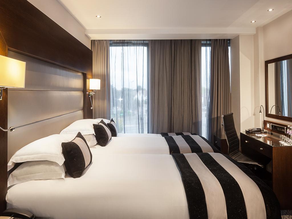 Park Grand Heathrow Hotell Hounslow Exteriör bild